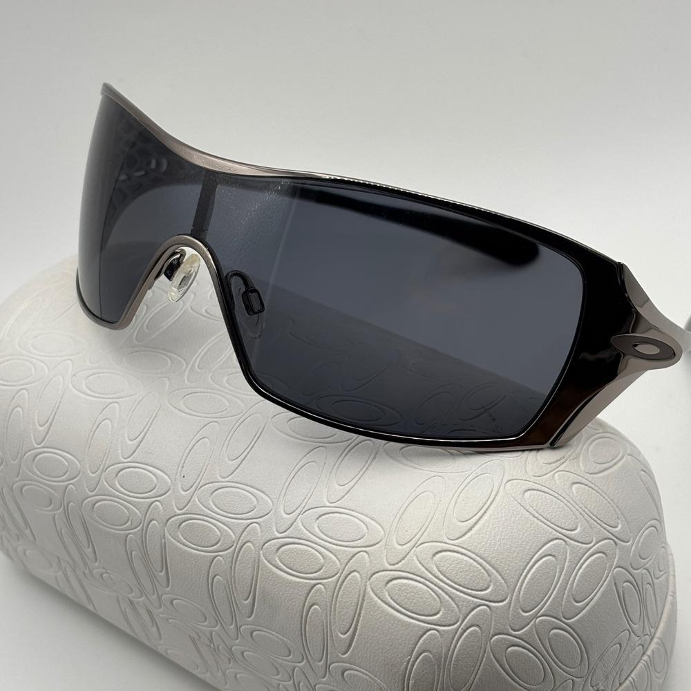 Oakley Dart Sunglasses Unisex OS Grey Polarized Shield Wrap Metallic Y2K Cyber